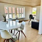 Skon Villalejlighed I Med Terrasse Og Taet Pa Centrum Apartment
