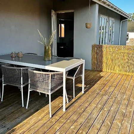 Skon Villalejlighed I Med Terrasse Og Taet Pa Centrum 아파트