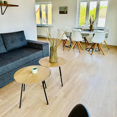 Skon Villalejlighed I Med Terrasse Og Taet Pa Centrum 스카겐