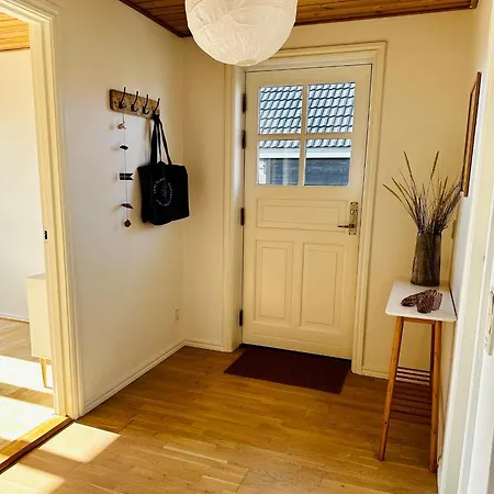 Skon Villalejlighed I Med Terrasse Og Taet Pa Centrum *